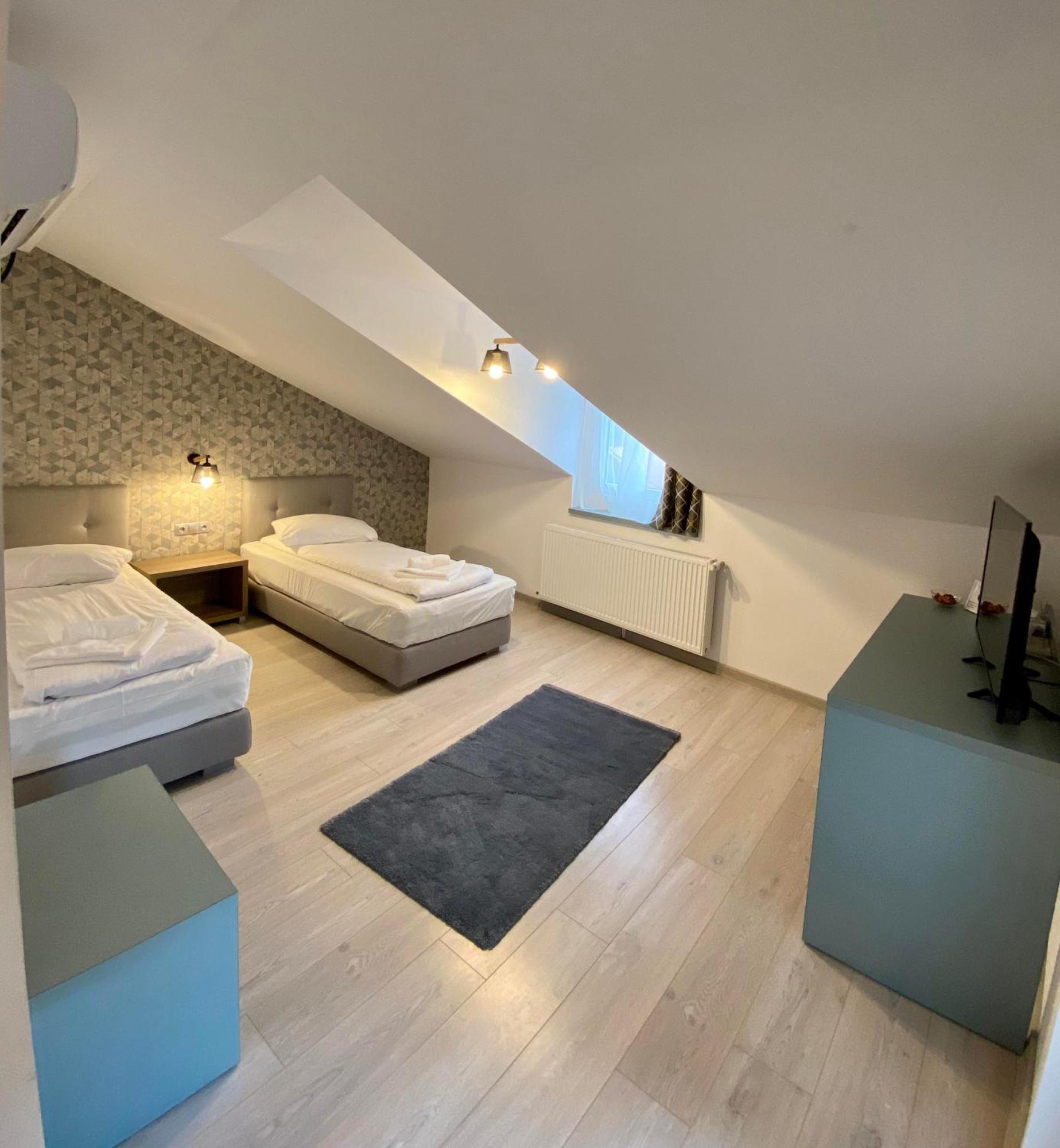 Adi&Nicol Hotel Сибиу Екстериор снимка